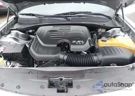 2015 Dodge Charger Sxt z USA, uszkodzony, nr VIN 2C3CDXHG1FH886088